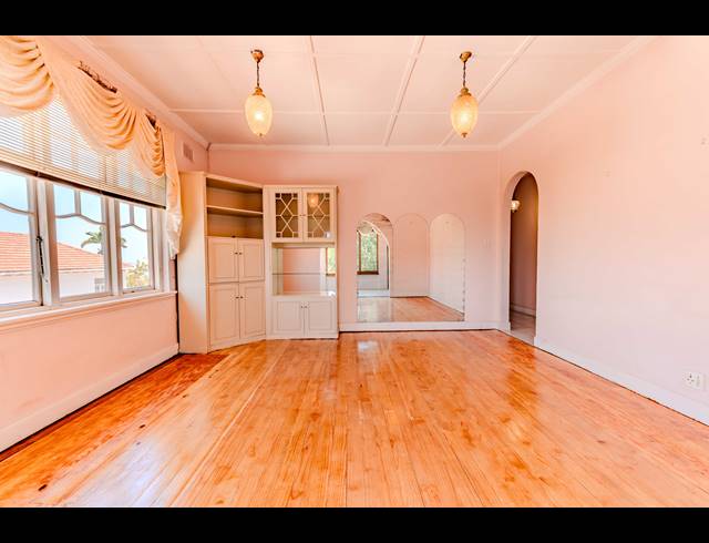 2 BEDROOM APARTMENT FOR SALE IN ESSENWOOD